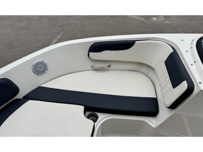 Bayliner Vr5 2019 alt