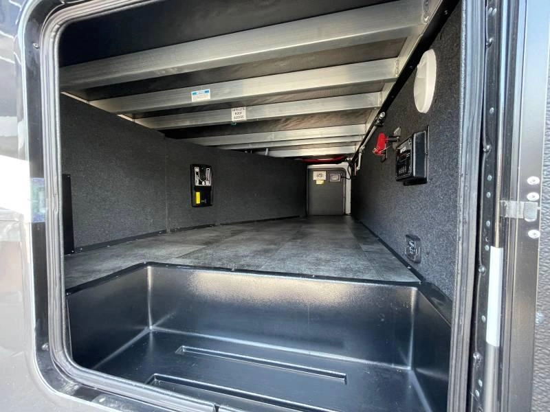 Grand Design Momentum 351m 2023 alt