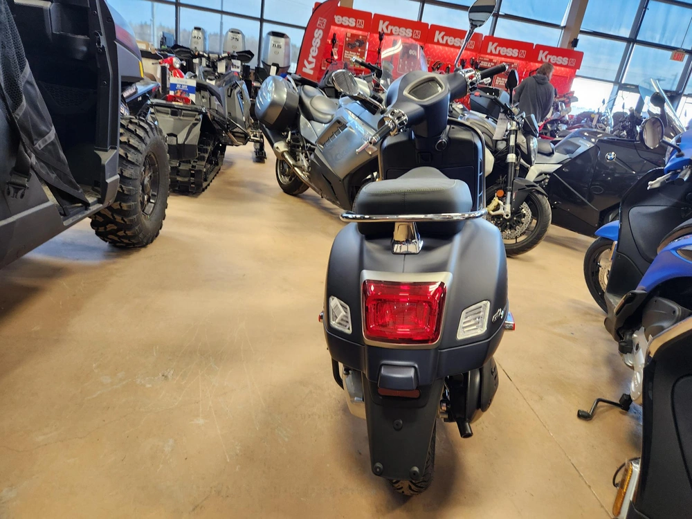 2024 Vespa Gts Supertech 300 Blu Ener alt