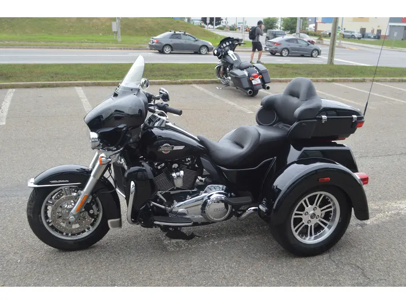 Harley-Davidson FLHTCUTG TRI GLIDE ULTRA 2024