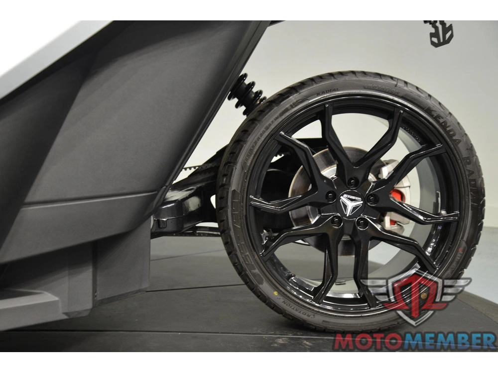 2023 Slingshot S W/ Technology Package I Manual alt
