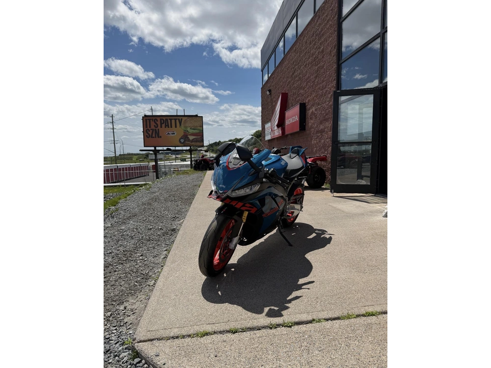 2027 Aprilia Rsv4 1100 - Stingray Blue alt