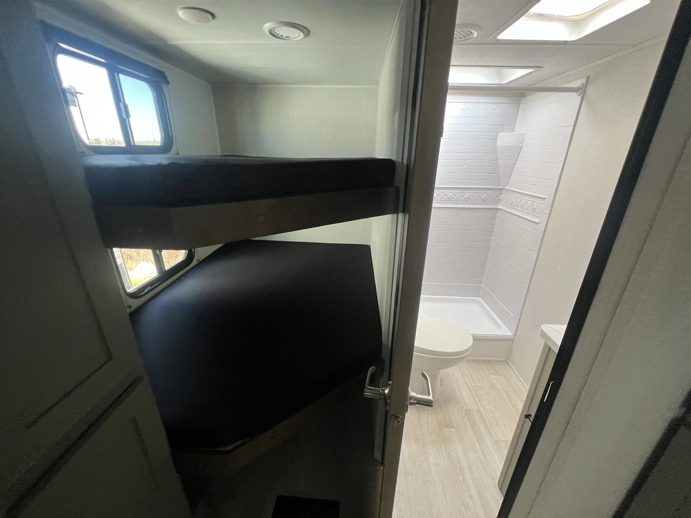 2026 Keystone Rv Hideout 262bhs alt