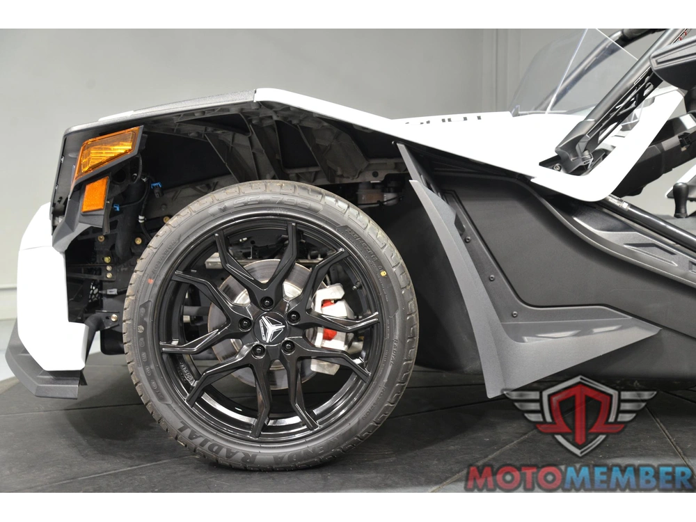 2023 Slingshot S W/ Technology Package I Manual alt
