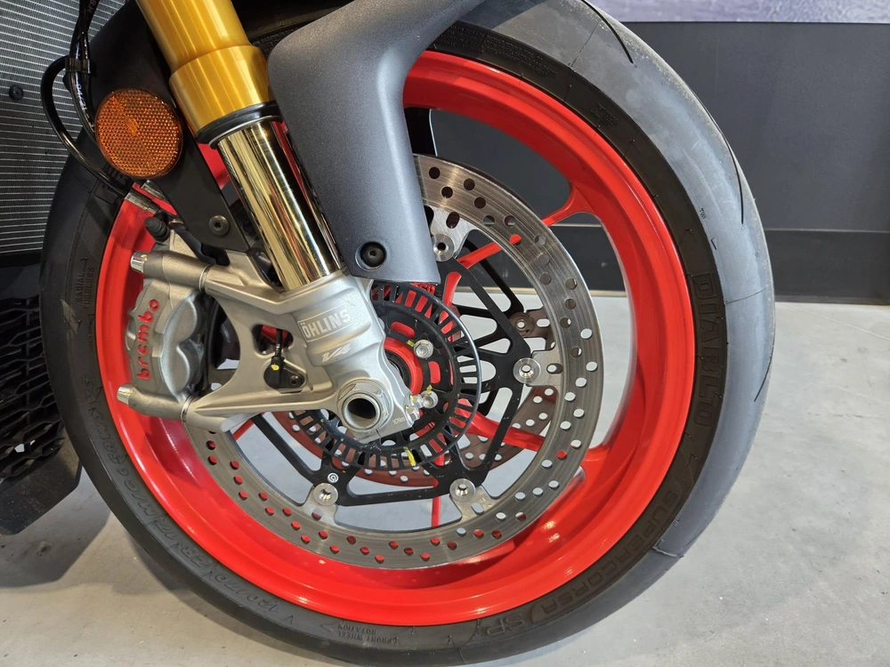 Aprilia 1100 Tuono Factory 2021 alt