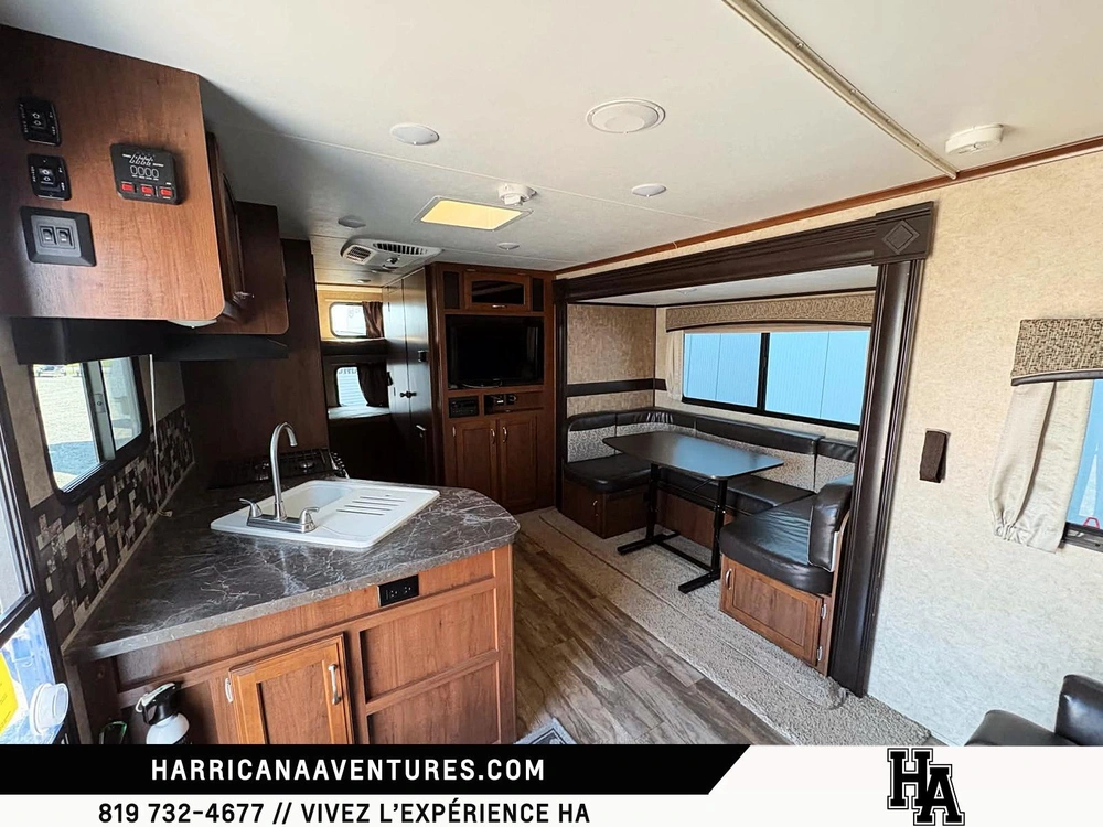2017 Jayco Jayfeather 23bhm alt