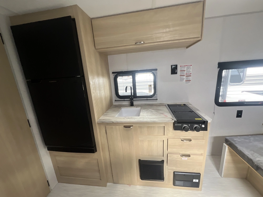 2024 Forest River Wildwood 164rble alt