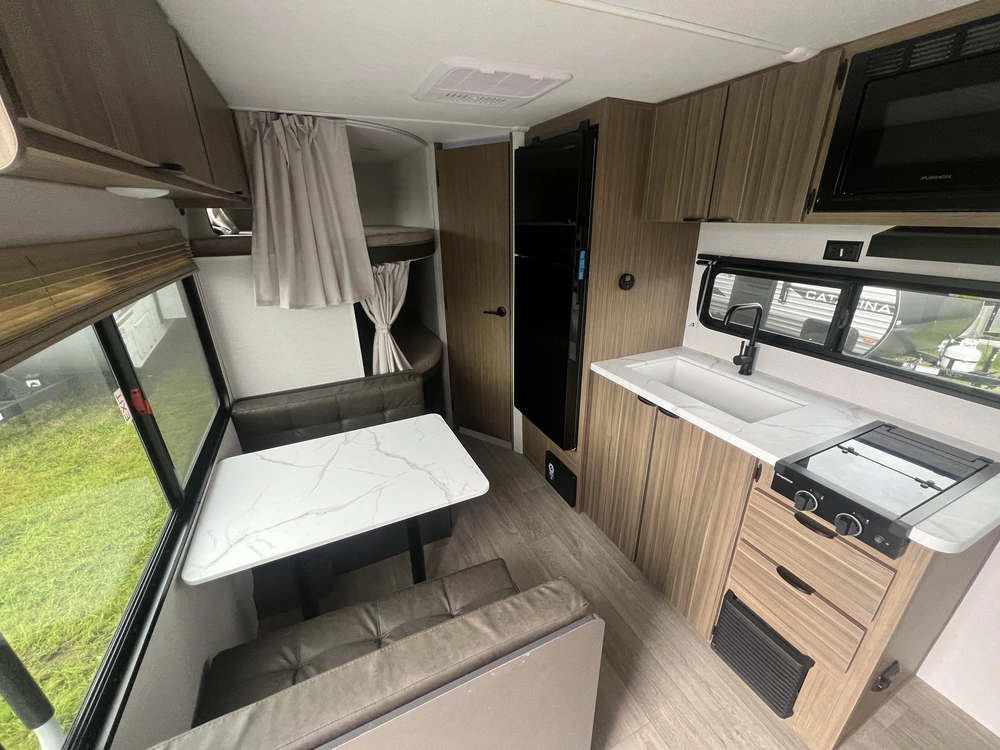 2026 Forest River Wildwood Fsx 179 Dbk alt