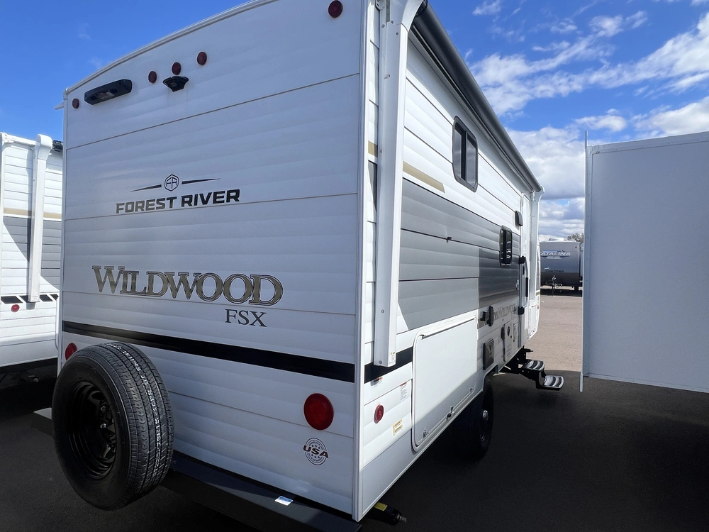 2026 Forest River Wildwood 178bhsk alt