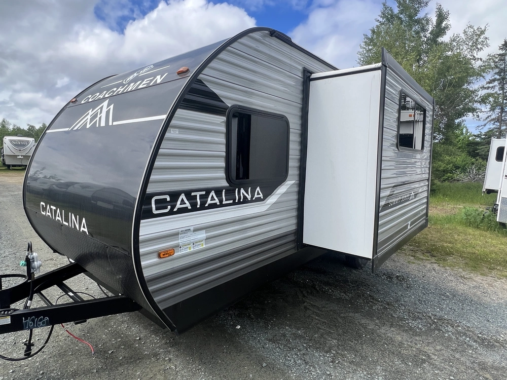2025 Forest River Coachmen Catalina Summit Series 184 Bhx alt