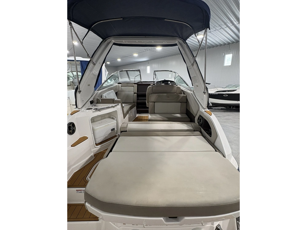 2015 Regal 28 Express alt