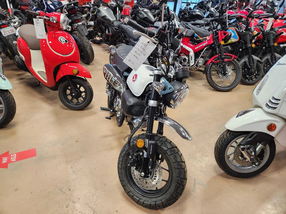 2025 Honda Monkey alt
