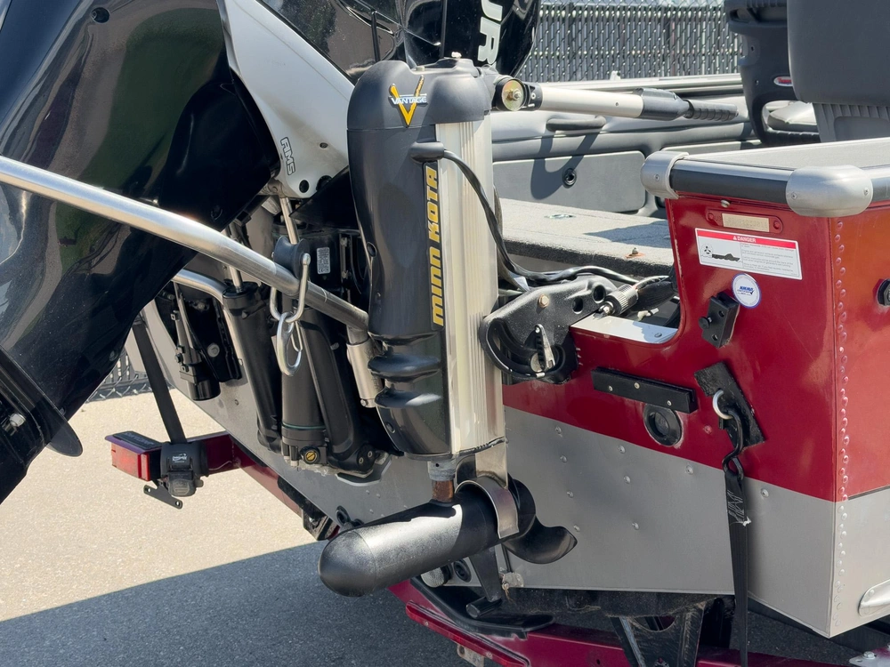 2011 Lund 2075 Pro V alt
