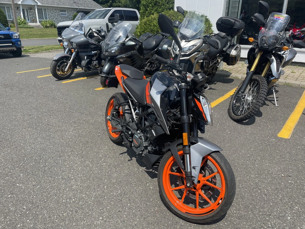 Ktm Duke 200 2023 alt