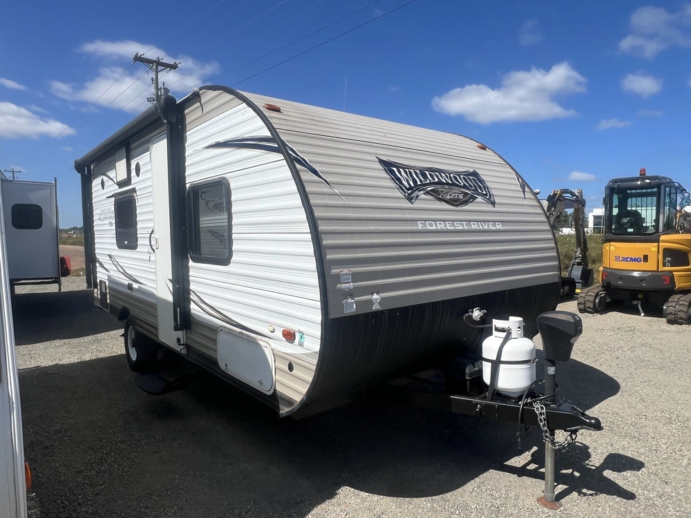 2017 Forest River Wildwood 186rb alt