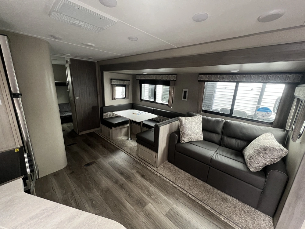 2022 Coachmen Catalina 293qbckle alt