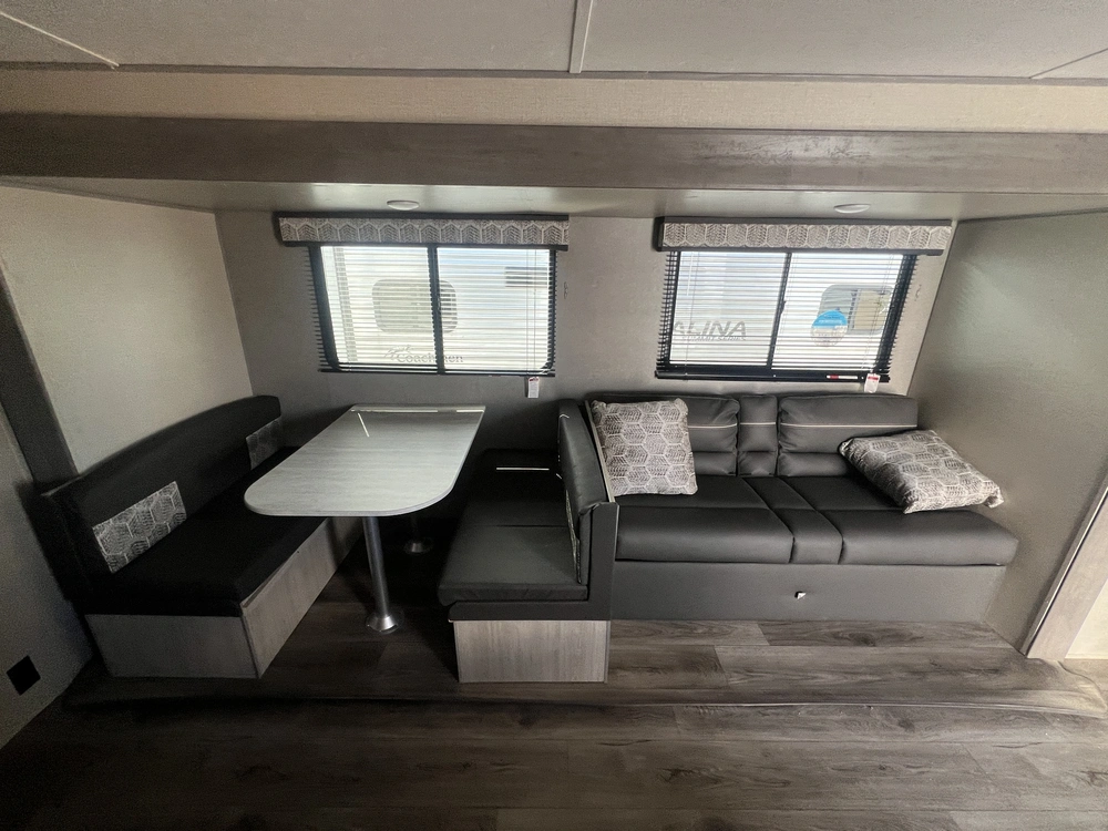 2023 Coachmen Catalina 261bhs alt