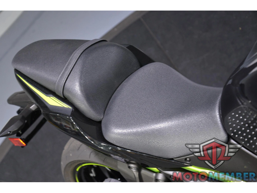 2022 Kawasaki Z650 alt