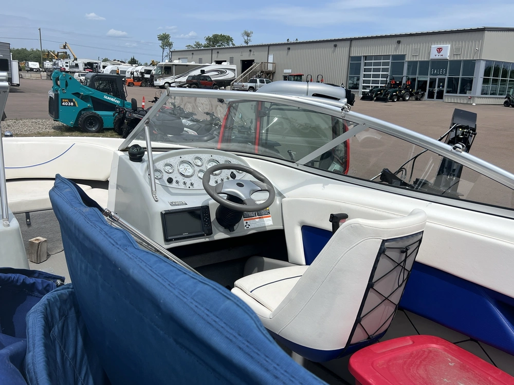 2008 Bayliner Discovery 215 alt