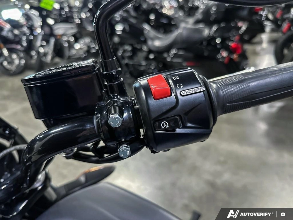 2017 Victory Motorcycles Octane 1200 alt
