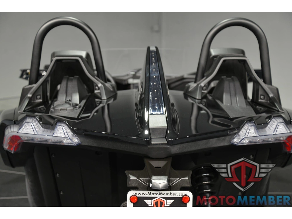 2026 Slingshot Slingshot® S Autodrive Jet Black alt