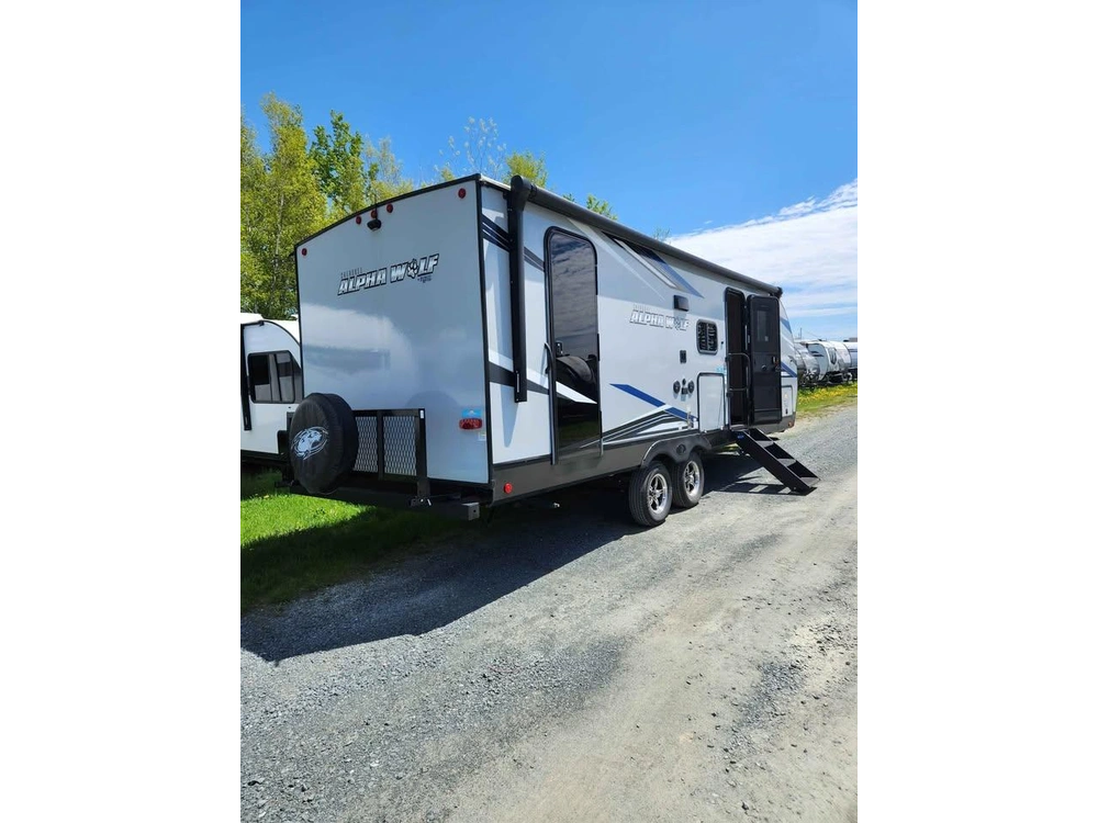 2022 Forest River Cherokee Alpha Wolf 23 Dbh alt