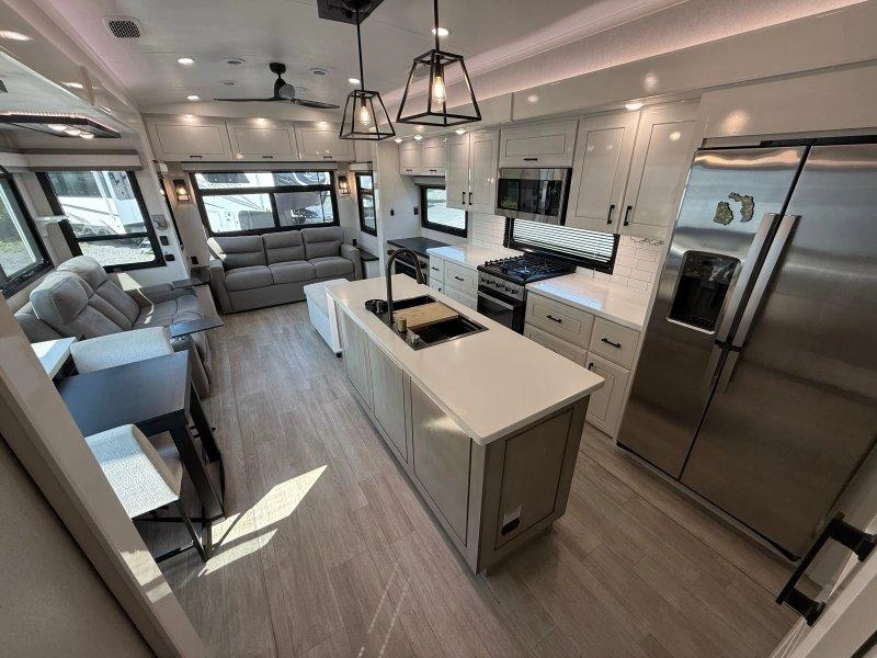 Jayco Pinnacle 38kpts 2026 alt