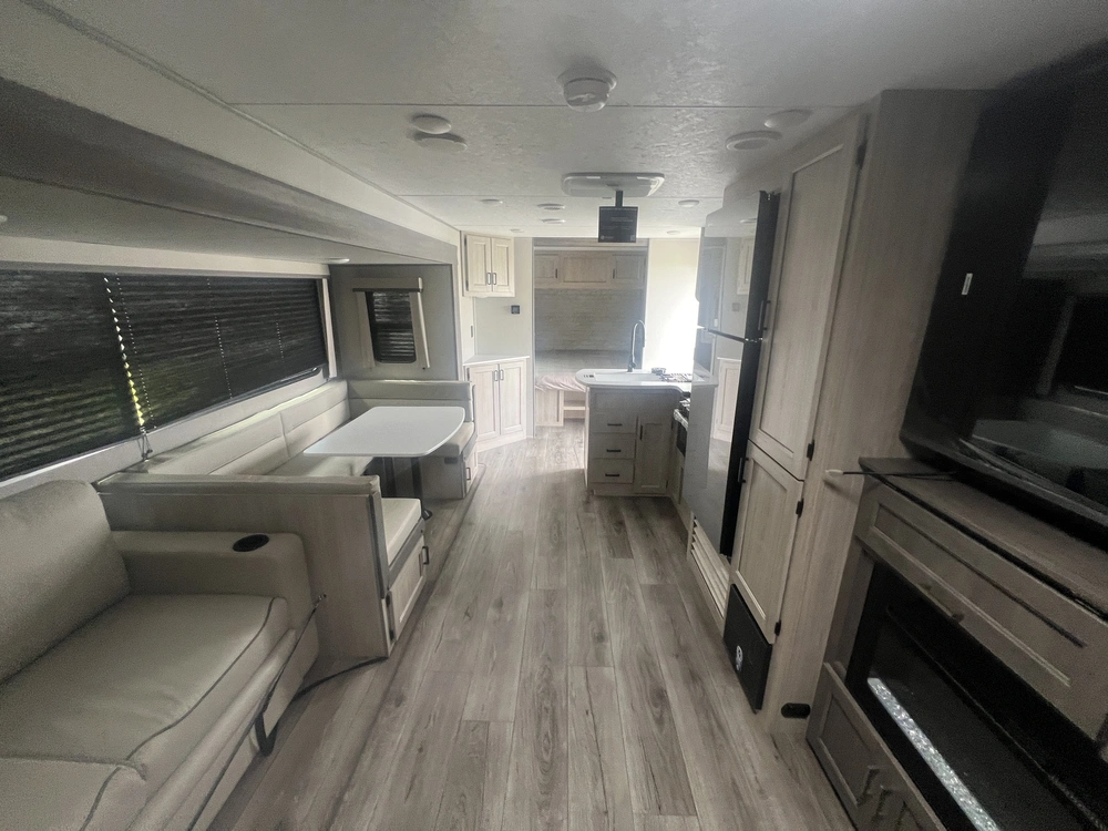 2026 Forest River Coachmen Catalina Legacy Edition 273 Dbhck alt