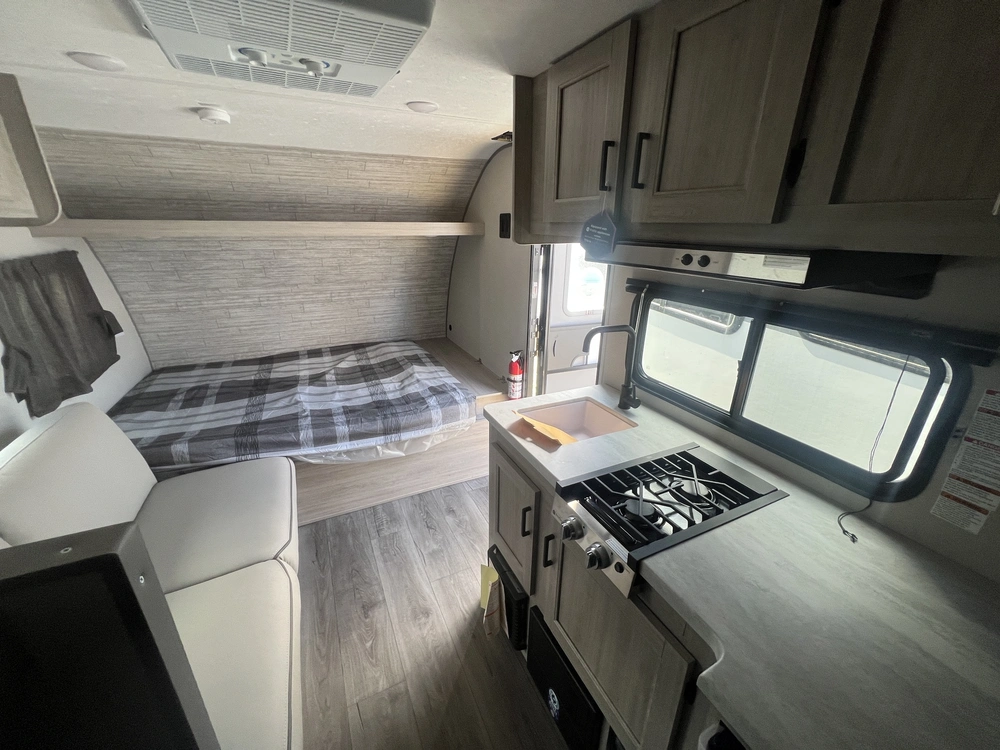 2024 Forest River Coachmen Catalina Summit Series 164 Bhx alt