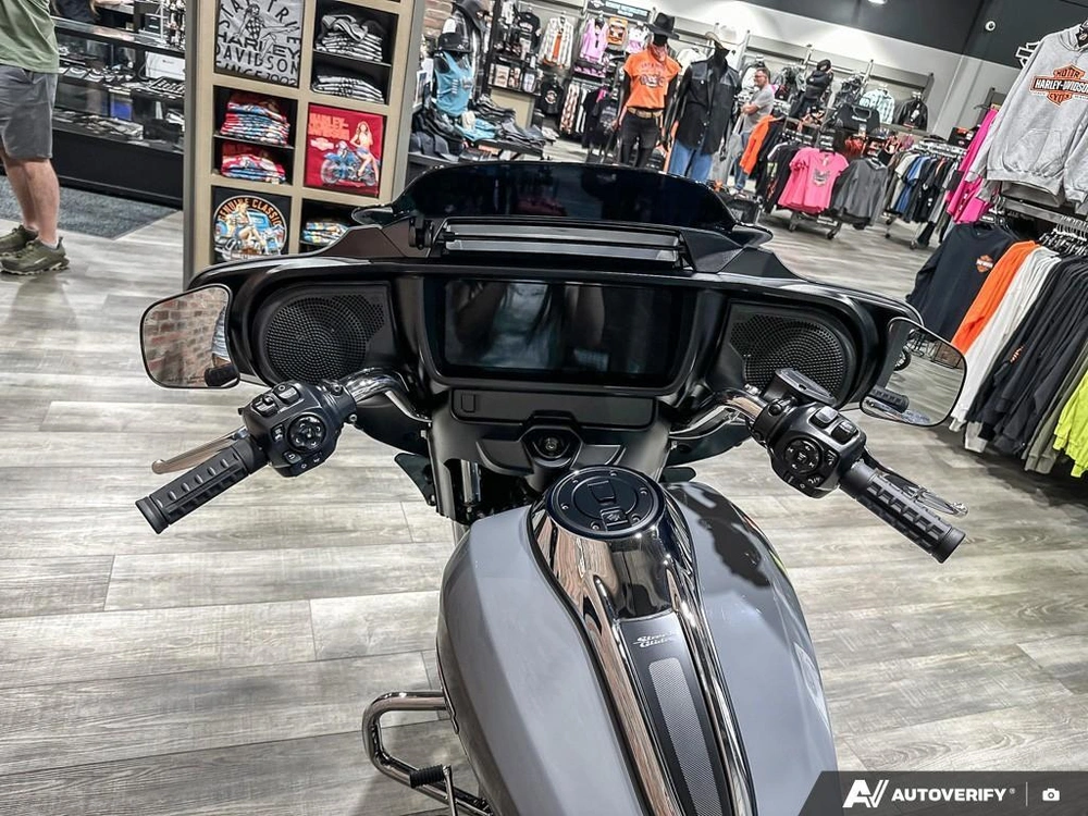 2026 Harley-davidson Street Glide alt