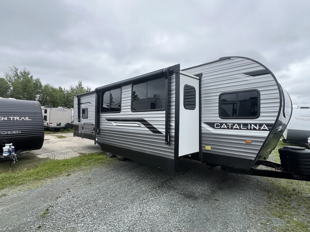 2025 Forest River Coachmen Catalina Legacy Edition 283 Feds alt