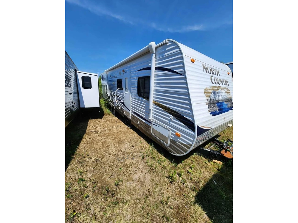 2011 Heartland Rv North Country 31 Bks alt