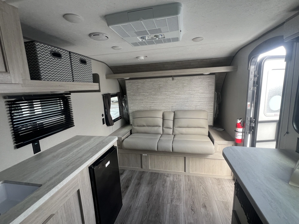 2024 Coachmen Catalina 154rbx alt