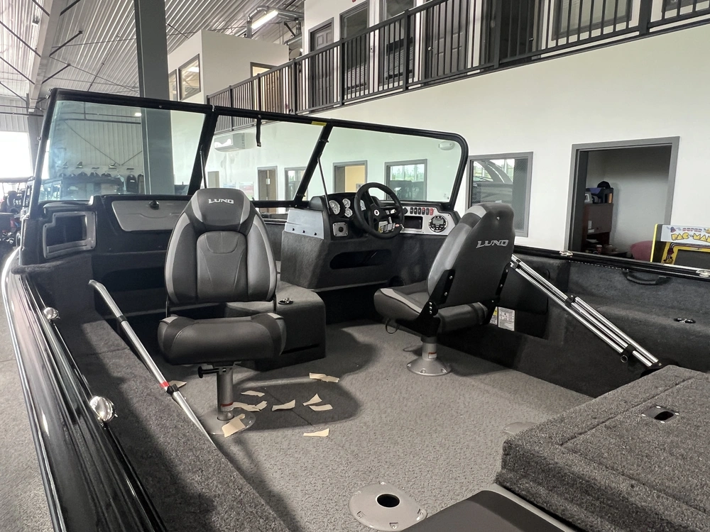 2023 Lund Boat Co 1775 Impact Xs alt
