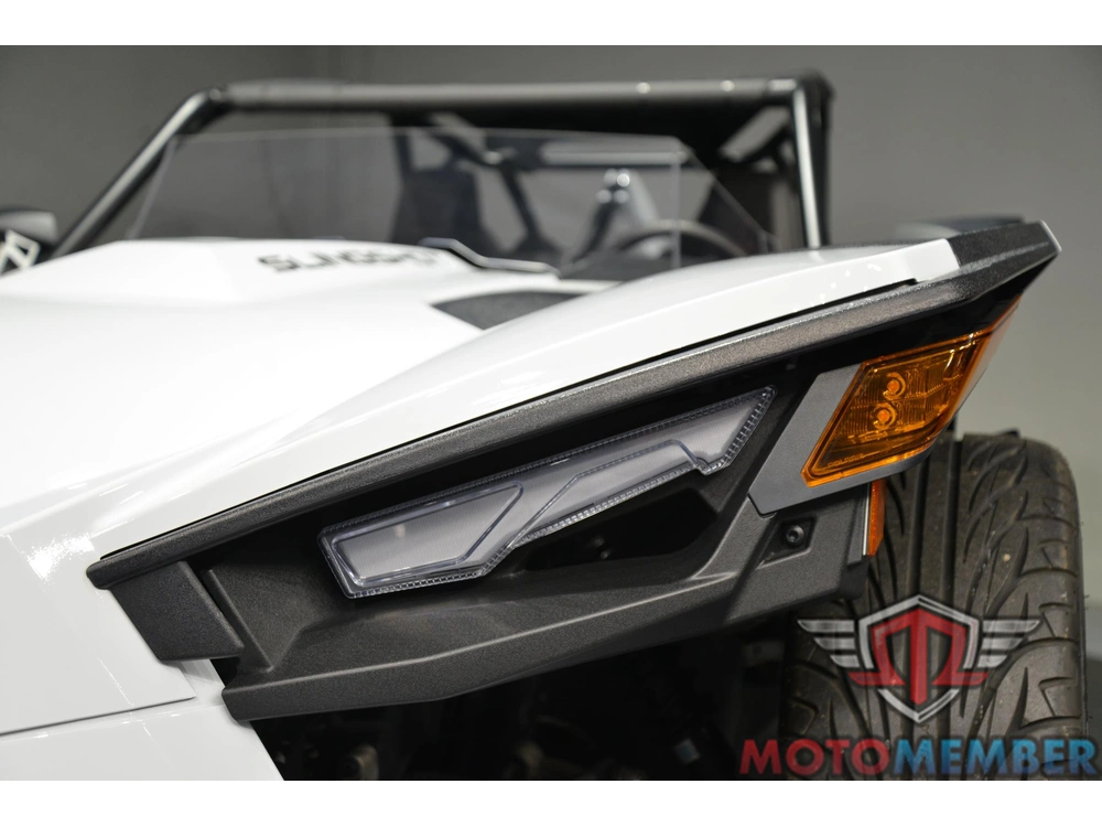 2023 Slingshot S W/ Technology Package I Manual alt
