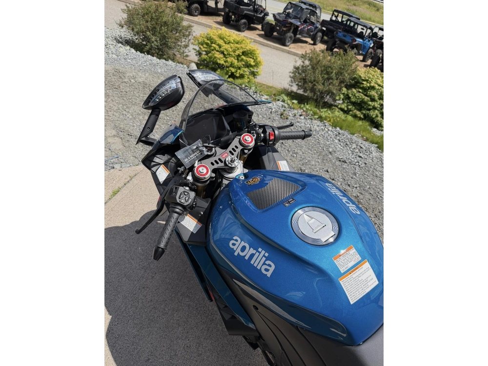2027 Aprilia Rsv4 1100 - Stingray Blue alt