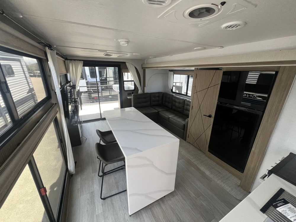 2025 Forest River Wildwood 32veranda alt