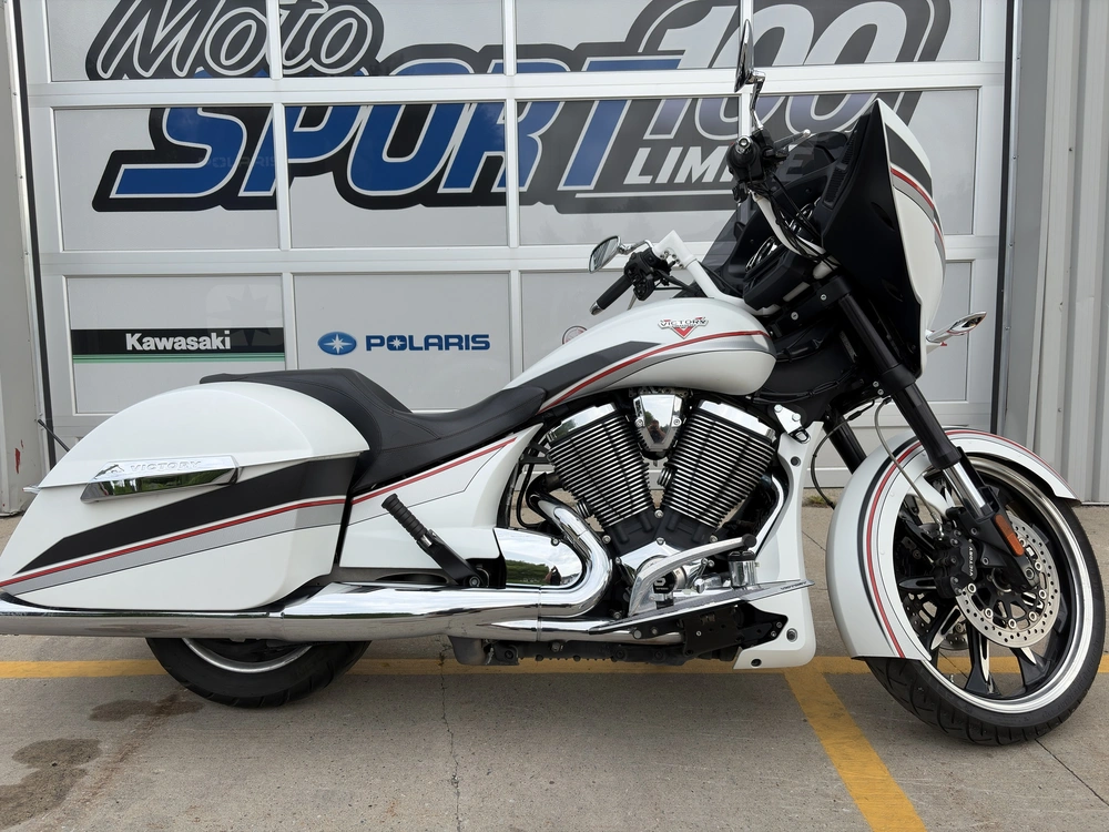 2016 Victory Motorcycles Magnum alt