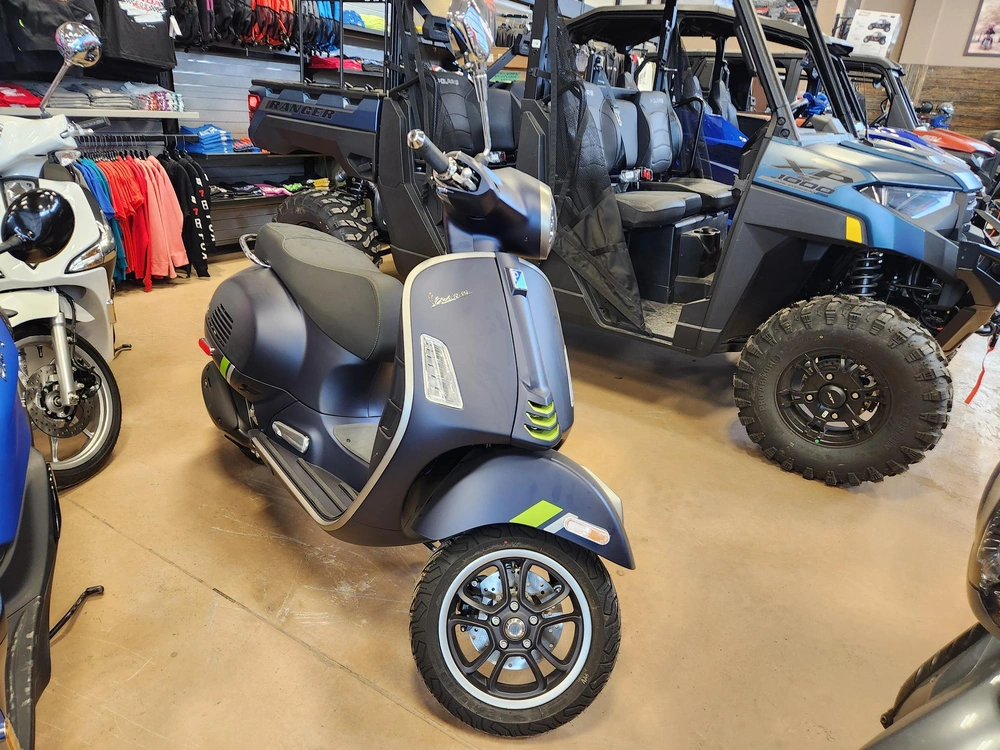 2024 Vespa Gts Supertech 300 Blu Ener alt