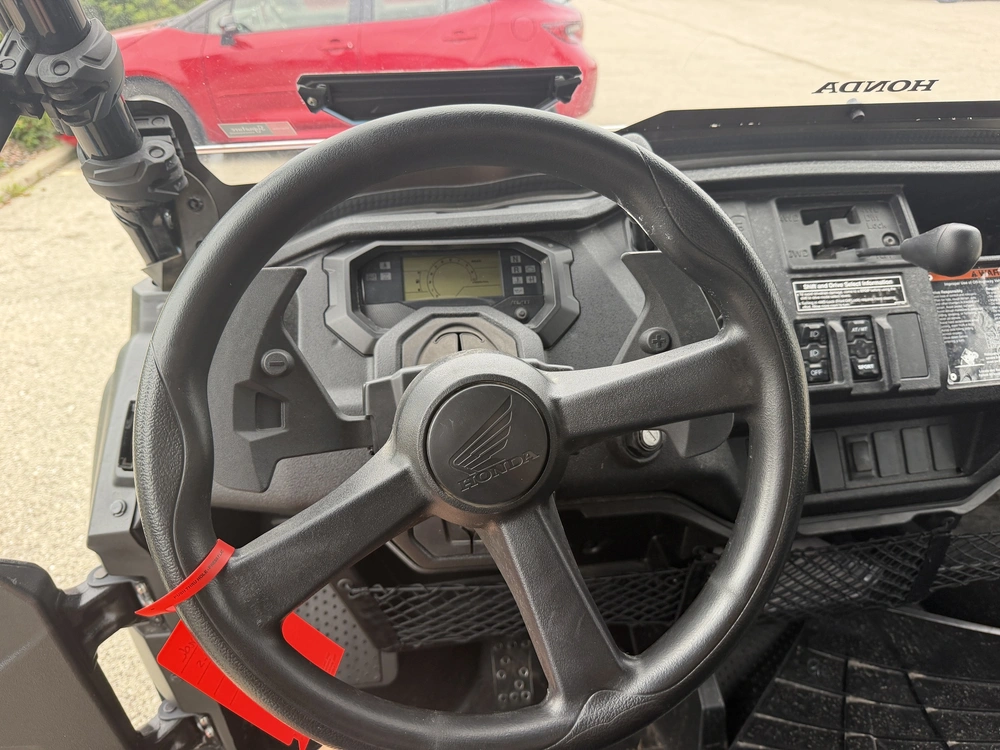2025 Honda Pioneer 1000-5 alt