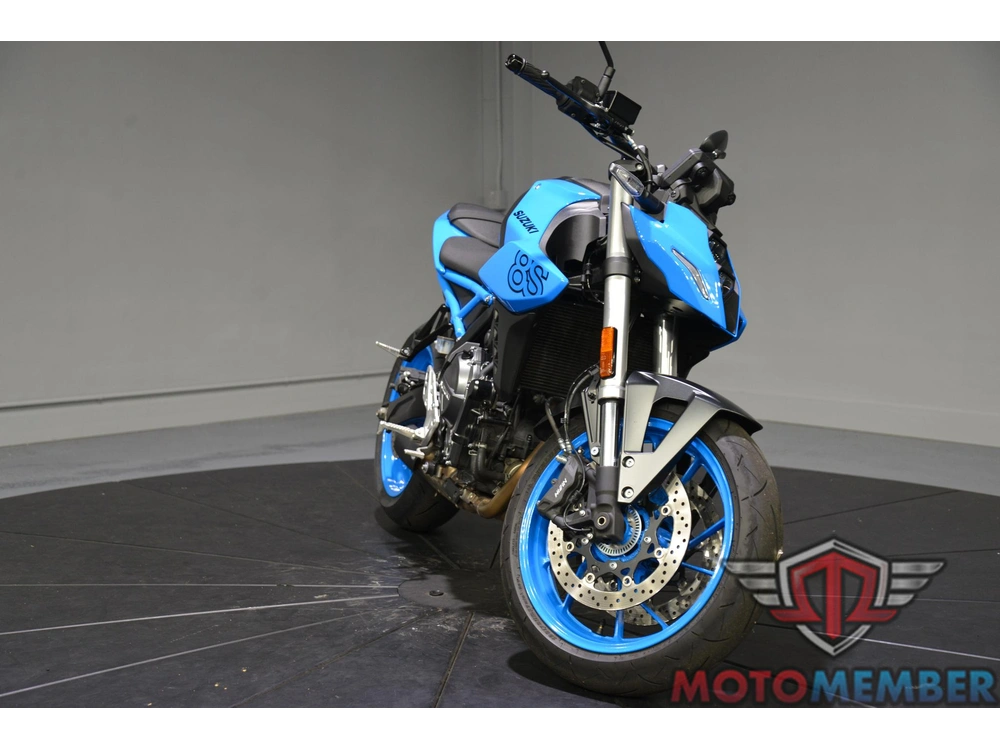 2024 Suzuki Gsx-8s alt