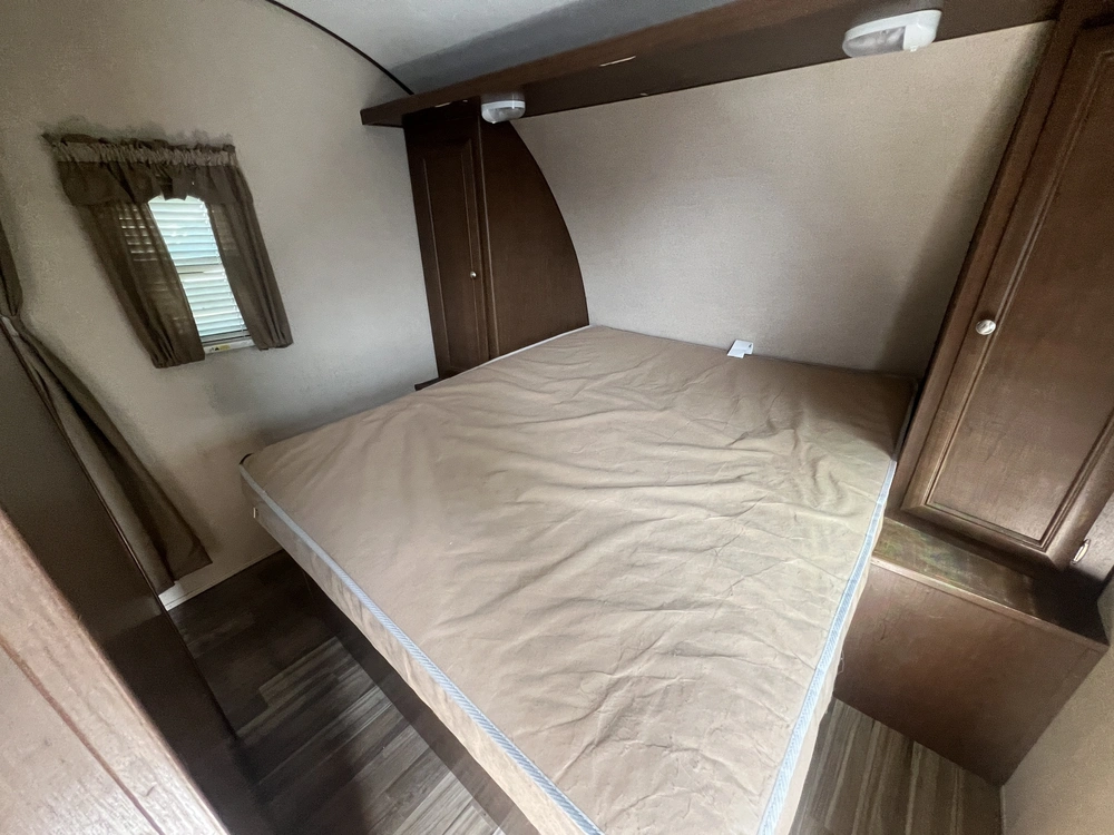 2017 Shasta Oaisis 310k alt