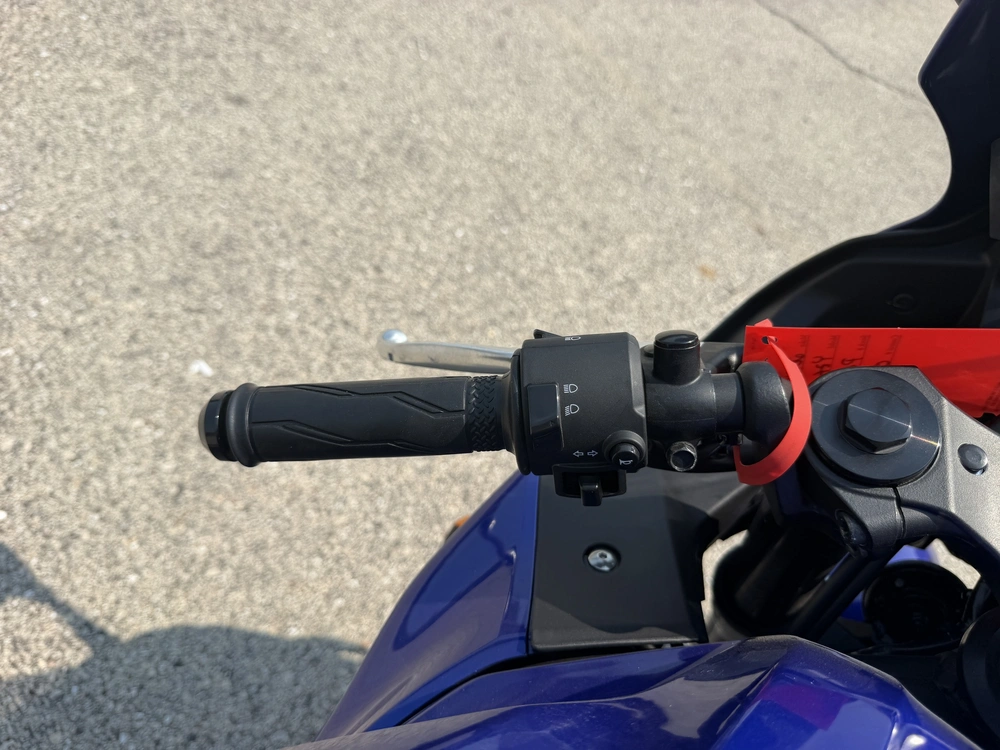 2024 Yamaha Yzf-r3 alt