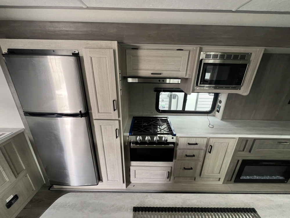 2024 Coachmen Catalina 283fedsle alt