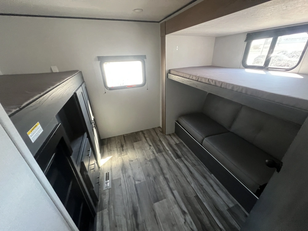2025 Dutchmen Aspen Trail 3400bhs alt