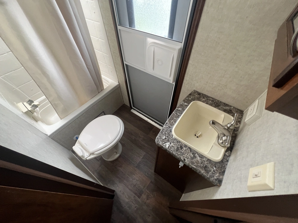 2015 Keystone Rv Laredo 299 Bh alt