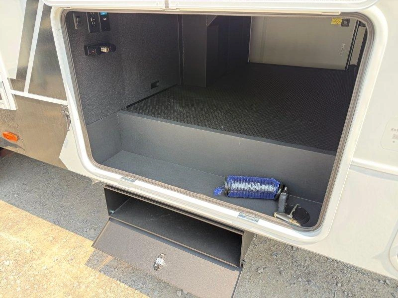 Brinkley Model Z Z2700 2027 alt