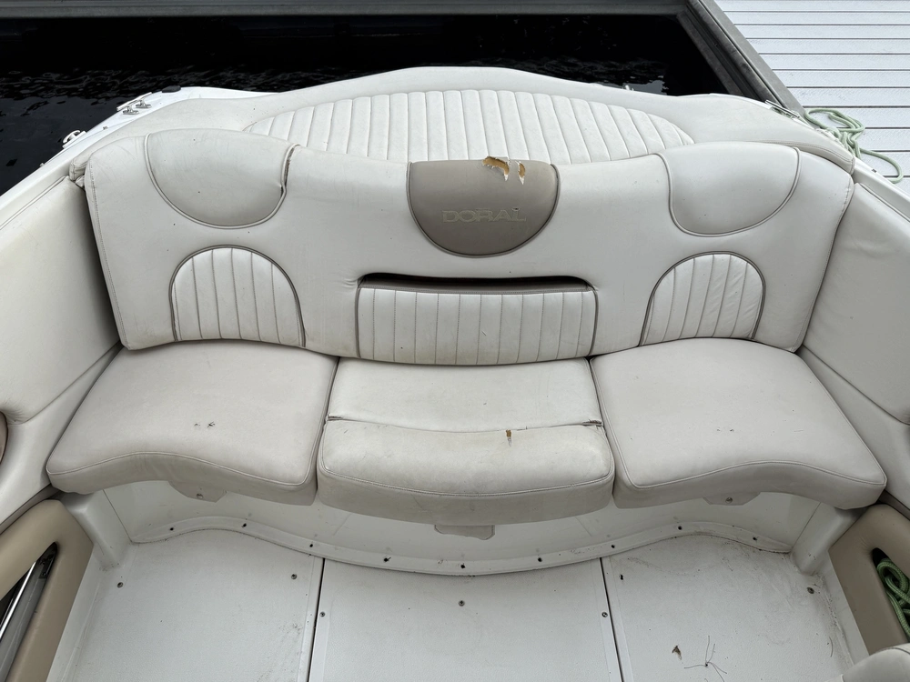 2005 Doral Boats 190 alt