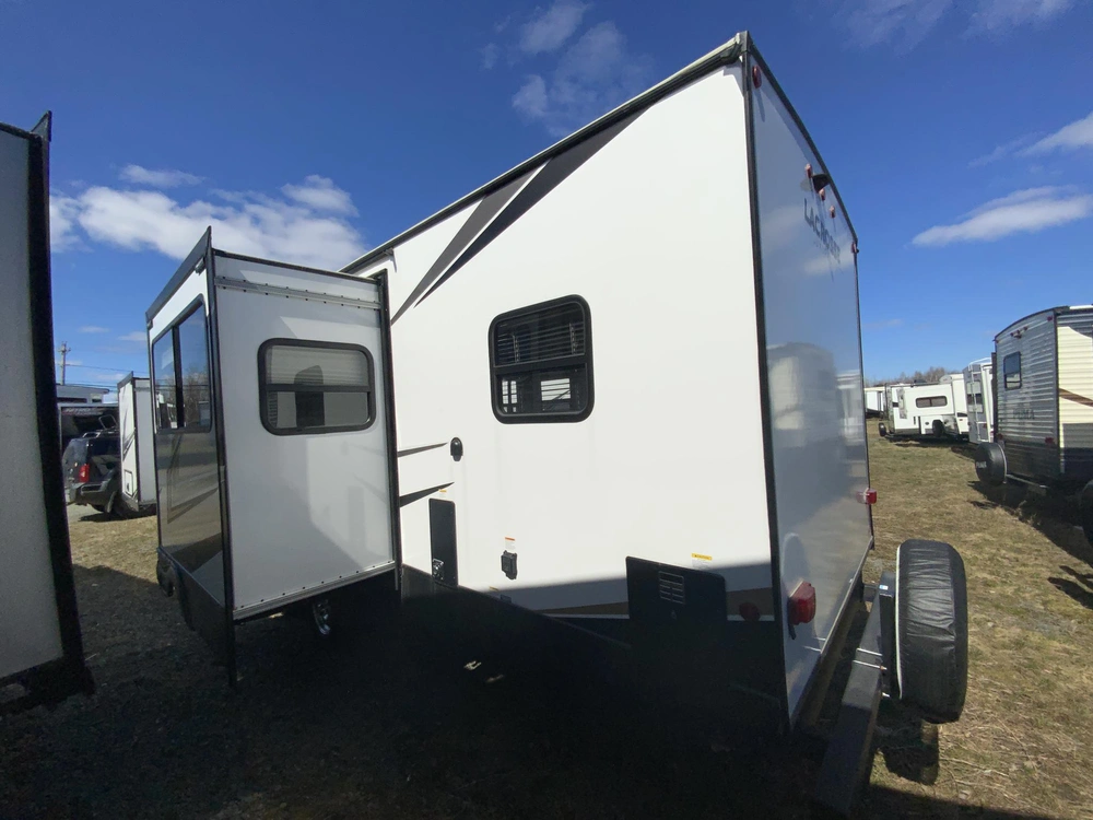 2023 Forest River Lacrosse Luxury Lite 3411 Rk alt