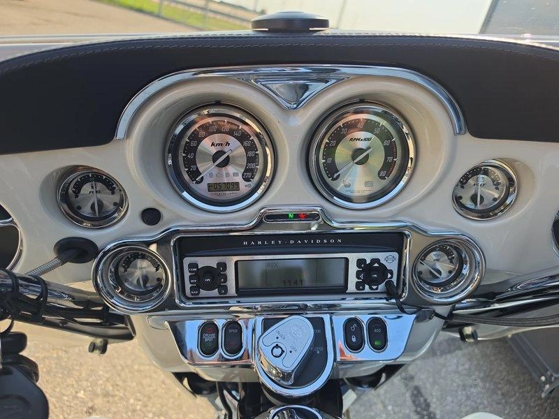 2008 Harley-davidson Flhtcuse - Screamin' Eagle Electra Glide Ultra Classic alt